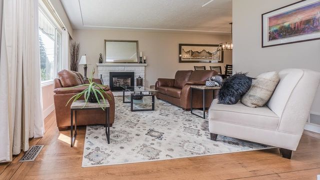 f160fa6f30980115498157d7c9c851ea33127438 at 3729 Wellington Street f160fa6f30980115498157d7c9c851ea33127438 at 3729 Wellington Street