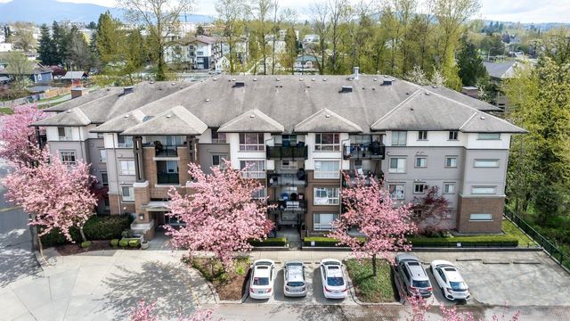 404181cf16d74d5dc825c4553aaef3e41c9f150c at 302 - 11667 Haney Bypass