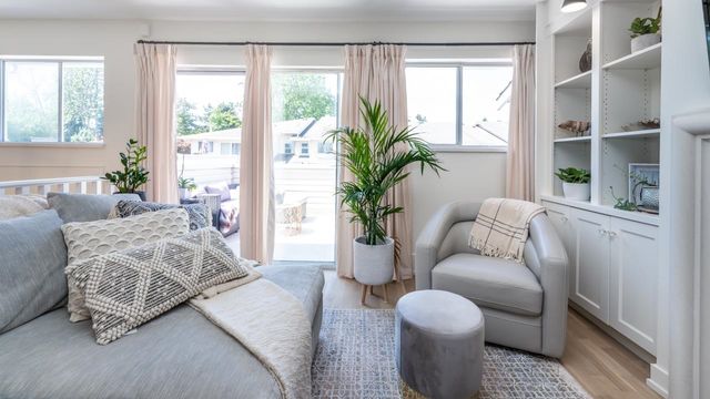 2f22de50b12f632604caee7f921eb9c4c6021270 at 58 - 22308 124 Avenue