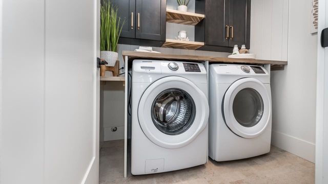 8121a8030c8ef82dbe85d2b1798f3eaf048547a2 at 58 - 22308 124 Avenue