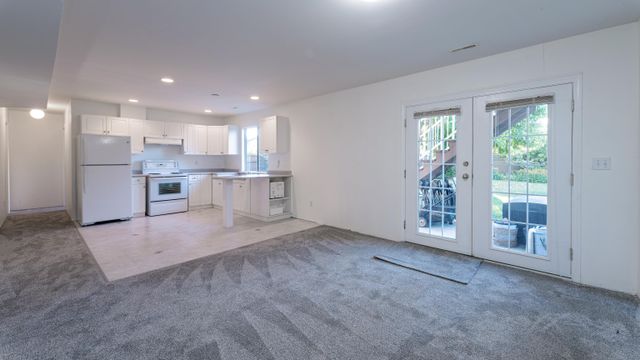 4a2f097c980f1f04a6d368f19a66fdcee7a6feca at 11697 Glenhurst Street