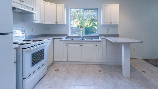 5d39795c2363f4186584d1a34ee307986f258c69 at 11697 Glenhurst Street