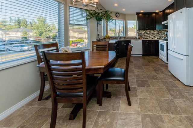 dcafeff0630fe153821adbd852abc1c0443e617a at 11697 Glenhurst Street