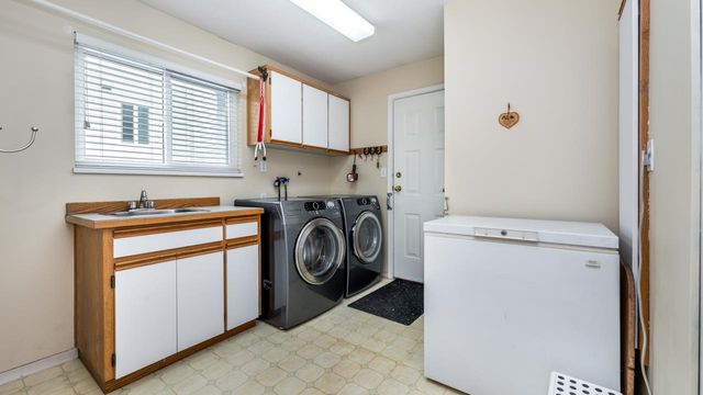 c8da6241cda4b48f057d41dee3f786c4fc6890b6 at 19590 Somerset Drive, Pitt Meadows, Bc, V3y 2l4 c8da6241cda4b48f057d41dee3f786c4fc6890b6 at 19590 Somerset Drive, Pitt Meadows, Bc, V3y 2l4