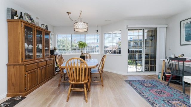 94c77c7ccced33a22462c6c65a01745e6bfeddae at 7 - 22488 116 Avenue