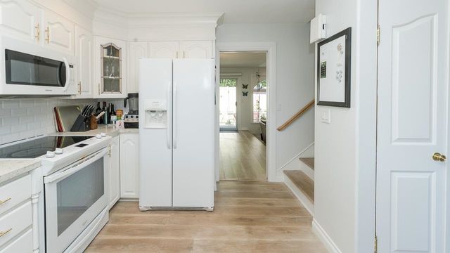 f5899d31eabee56e15e64b5179b0b533f5b8425b at 7 - 22488 116 Avenue