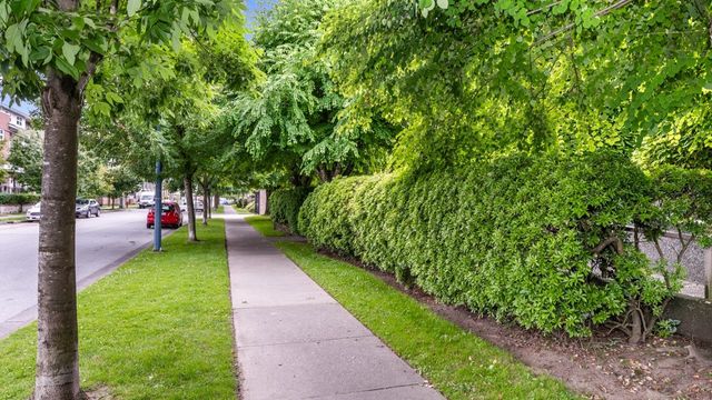 654f7866c2246e1c2a44b13f0bc952ca99f005c5 at 206 - 1955 Suffolk Avenue