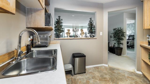 be3de6b98c3182720a6cd93a2d9f0d6c6a192ece at 206 - 1955 Suffolk Avenue