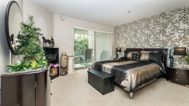 ce6e20c7f4d06b64755be1fb73500c890b3199ed at 206 - 1955 Suffolk Avenue