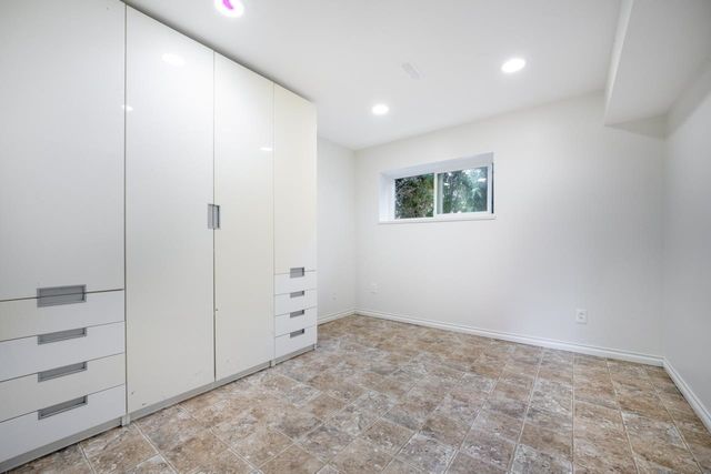 0fc120718fa991a0b2dffbb50ce0baad1b97af5f at 7795 Falcon Crescent