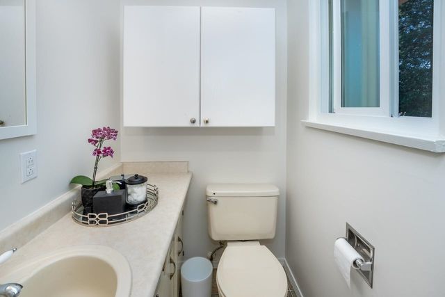 39b9edcf963a4454e6d1e801270c81b175043282 at 7795 Falcon Crescent