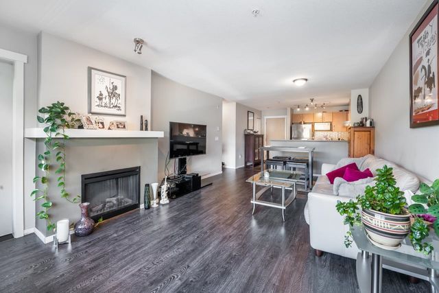 0c9fa712d6e17de642ed05ab5a588abc9f877830 at 302 - 300 Klahanie Drive