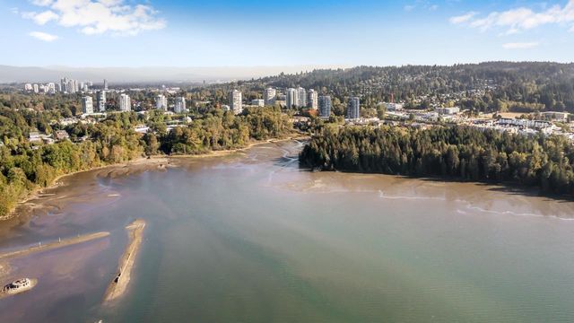 17ad78dc0dffd9caadc05c74f6beb9c6c8419b68 at 302 - 300 Klahanie Drive