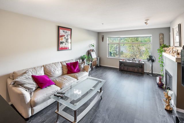 18c3852cfb83bcc78d9ec469bde66e558f0ffd64 at 302 - 300 Klahanie Drive