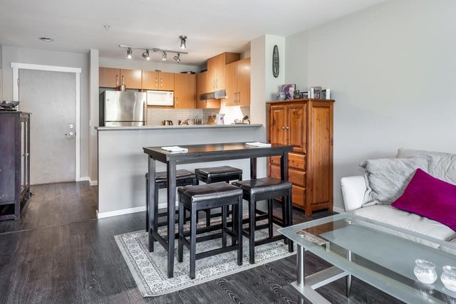 1992f4814c59b7ba638b4ea188aec18de615d604 at 302 - 300 Klahanie Drive