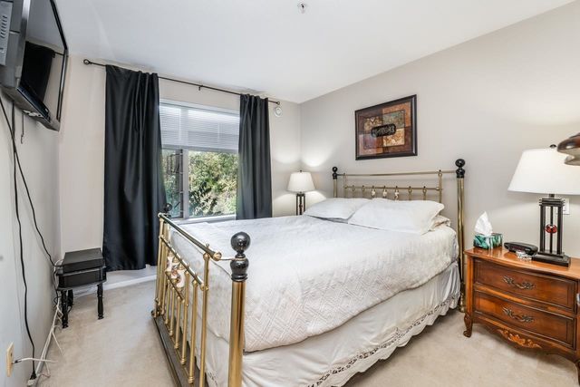 c23d2bff618429d44eb27ed88e17cc85be807c51 at 302 - 300 Klahanie Drive