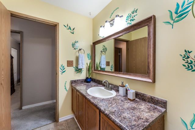 34d630dc787668806b84379621f509f716488f19 at 1 - 21550 Cherrington Avenue