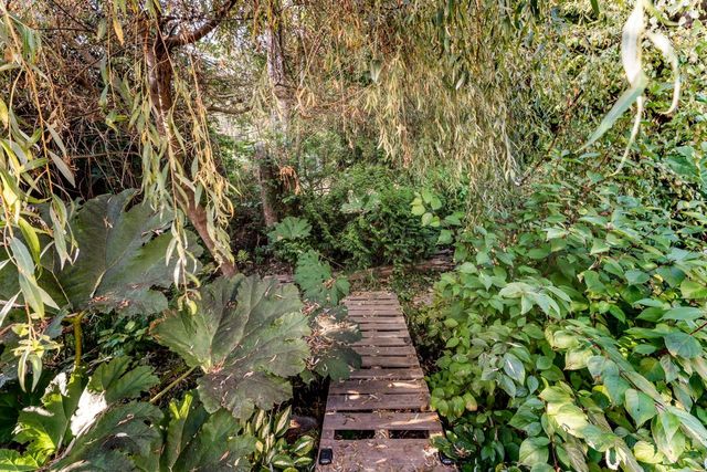 bab0b1a83a48b3cffe1a55fb6b34730ca543ff6c at 1 - 21550 Cherrington Avenue bab0b1a83a48b3cffe1a55fb6b34730ca543ff6c at 1 - 21550 Cherrington Avenue