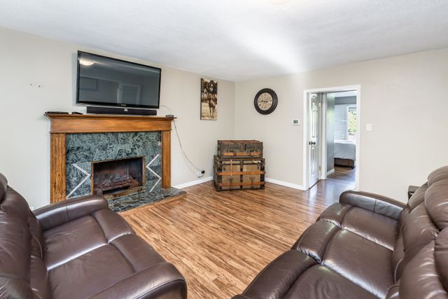 1dc39c28579a85a1466700944abfa10e9d1c6325 at 26035 112 Avenue