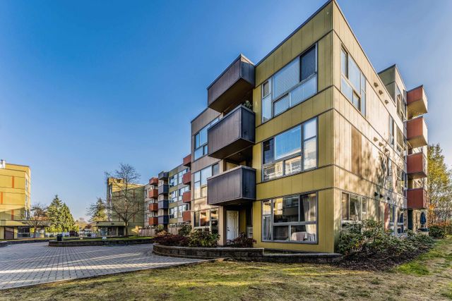 a482fab1cfbb50bcedd47cd78814fd94ab69b676 at 109 - 12075 228 Street