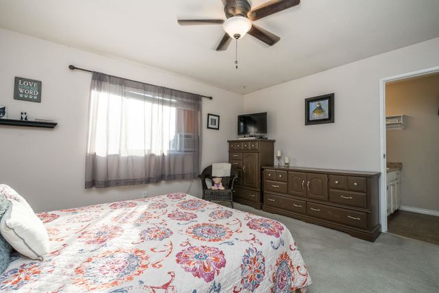 aaab00a0f8c1e6de06bd8697e2f19fb116f7ba3d at 127 - 11255 Harrison Street