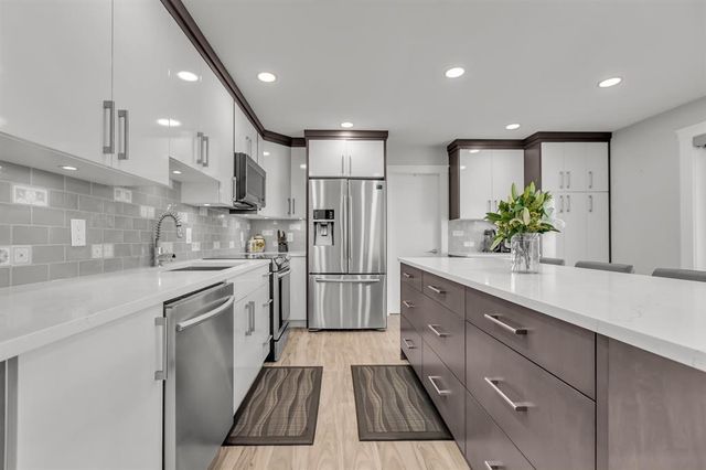 148b2aeea4136ae29d31ffdfc529eb591743272f at 12958 Sheldrake Court