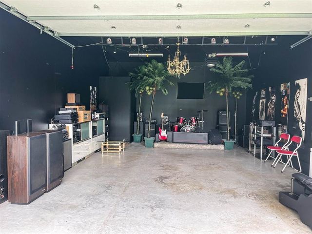 863cb6a7b12de1409be9c71b8829233322274350 at 12958 Sheldrake Court