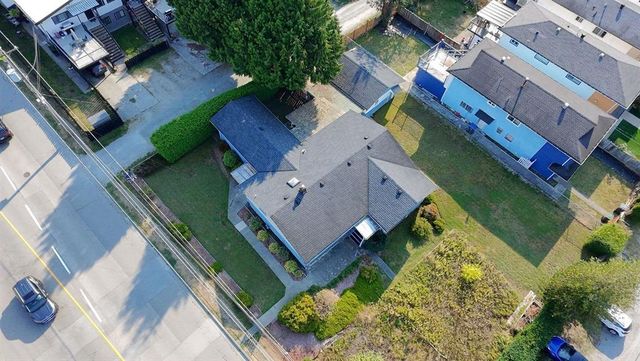 3047-oxford-street-glenwood-pq-port-coquitlam-02 at 3047 Oxford Street, Glenwood PQ, Port Coquitlam