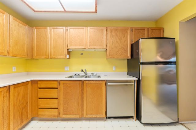 22222-119-avenue-west-central-maple-ridge-04 at 203 - 22222 119 Avenue, West Central, Maple Ridge