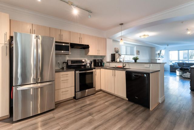 1b5d3d6cc61910aa668a577b7a85508c6e50b58d at 61 - 6747 203 Street