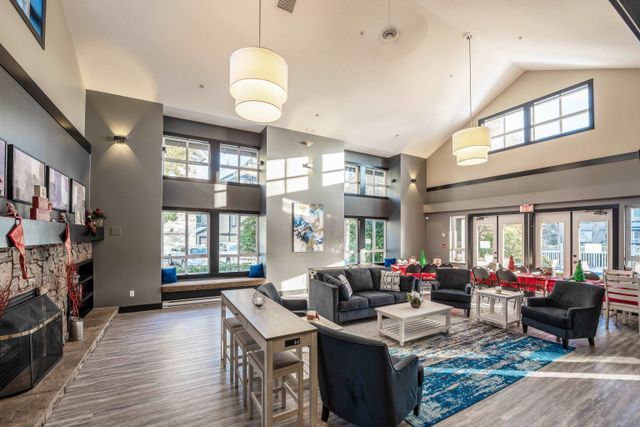 56f3497962d831a6f84581262db0b58145376f1d at 61 - 6747 203 Street