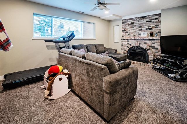 284b894e644d98fd259c02aa007d5b4831cdda3d at 22562 122 Avenue