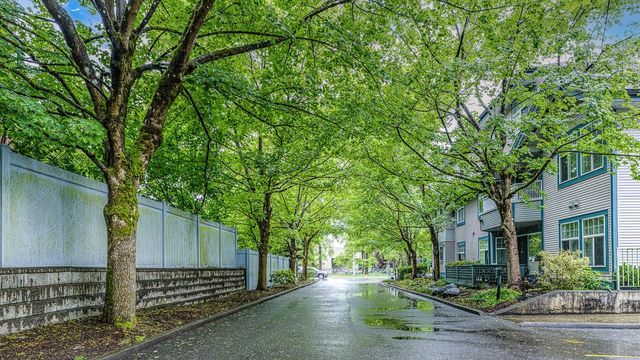 48fc985fd80de8d125e17d977e345e0a8a9aa5ff at 205 - 11960 Harris Road