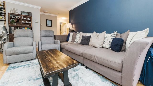 8827ecefd06ca8f39dd51a02e6fd3625670e349e at 205 - 11960 Harris Road