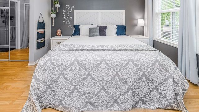 de51c399f2cd479cbde618b3f6c226d5af31f6c9 at 205 - 11960 Harris Road