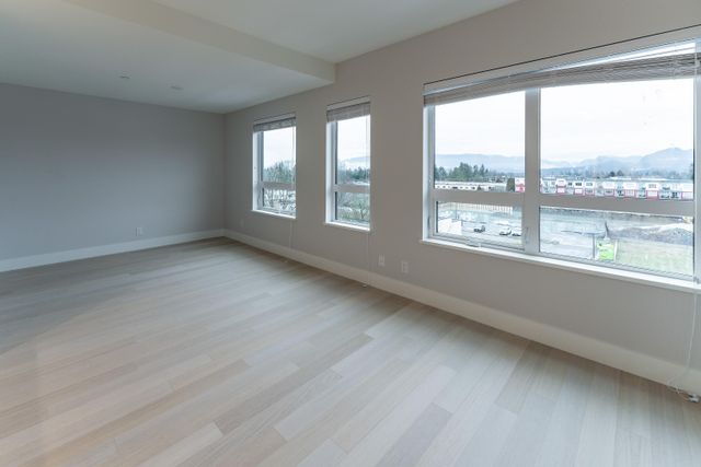 37dcce4c3b857e6d429f90d69b3e9f36f0a83018 at 505 - 22226 Brown Avenue