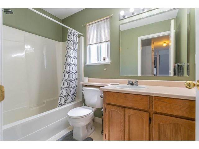 b8b44d776786728575112f48335a7e4cc8141317 at 8428 Cade Barr Street