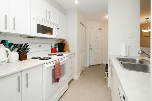 6c5507b797749e20fb499a21d8ee537de8f81d68 at 221 - 12248 224 Street