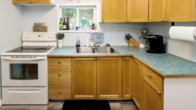 1f074b0d2801c7a55c53b115883d5256316879dc at 11113 284 Street