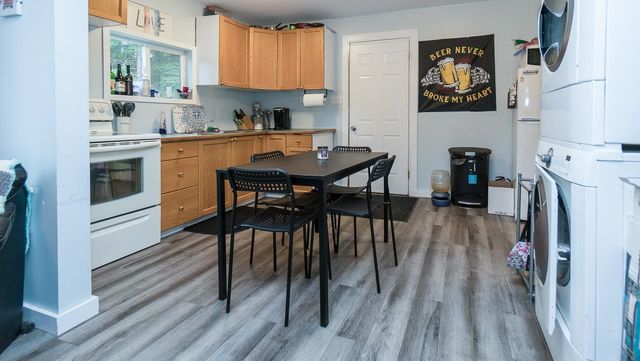 f9ec5aa9934beef5bced9ed619a709381964af75 at 11113 284 Street