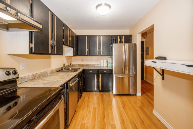 02f93f341ccea7d66a5d07f18b263658108cbc54 at 202 - 12170 222 Street