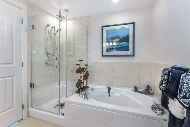 54a56db9d1a950903092bc5e67611fc69a9b5f1a at 310 - 12525 190a Street