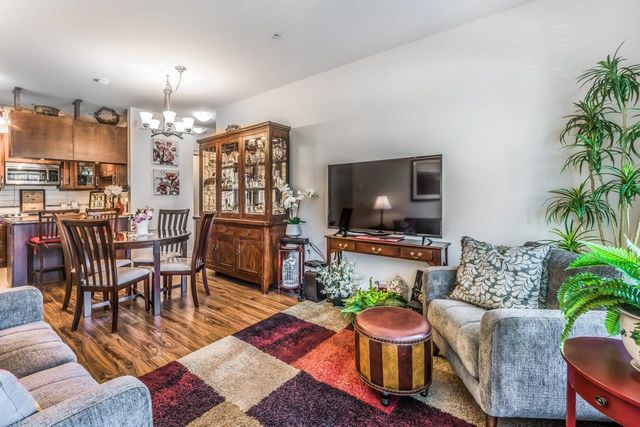 f1265cd00ca1bdda41b724771c17c1a169edbb9b at 310 - 12525 190a Street