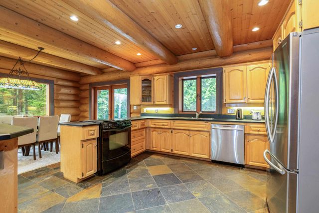 2c251108a99d320725a358b146de1cb8ceb216c1 at 10402 Shaw Street