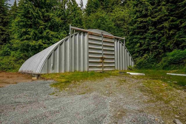 56c331389238f9c009d543218c1004b544a4c333 at 10402 Shaw Street