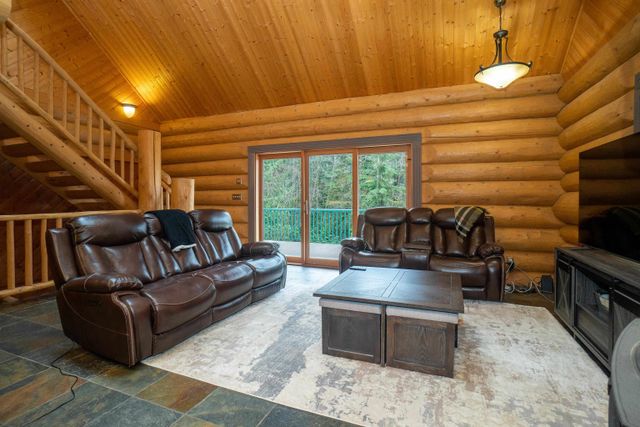 652a578d1b143e6d80b233a1c78f3ee62c7a736a at 10402 Shaw Street