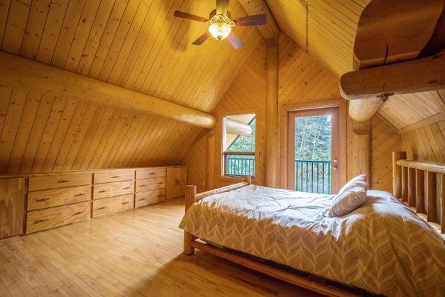 ce93aef8ac0df222141f96f6363c093e27c981c7 at 10402 Shaw Street