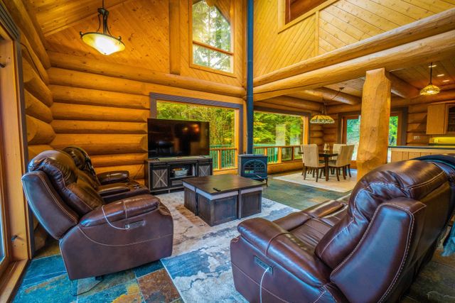 fe42d2e6733276004ae6a18b6ee3393f6e9408e5 at 10402 Shaw Street