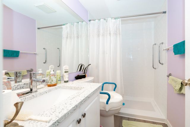 9d2bfa9bd2697b5303ed26a6c6449be572d43cfc at 204 - 7554 Briskham Street