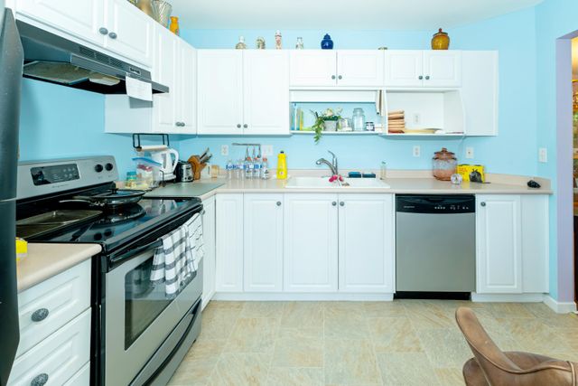 b52ee8e355971ca7645ad6a043bcb6677ad2a555 at 204 - 7554 Briskham Street